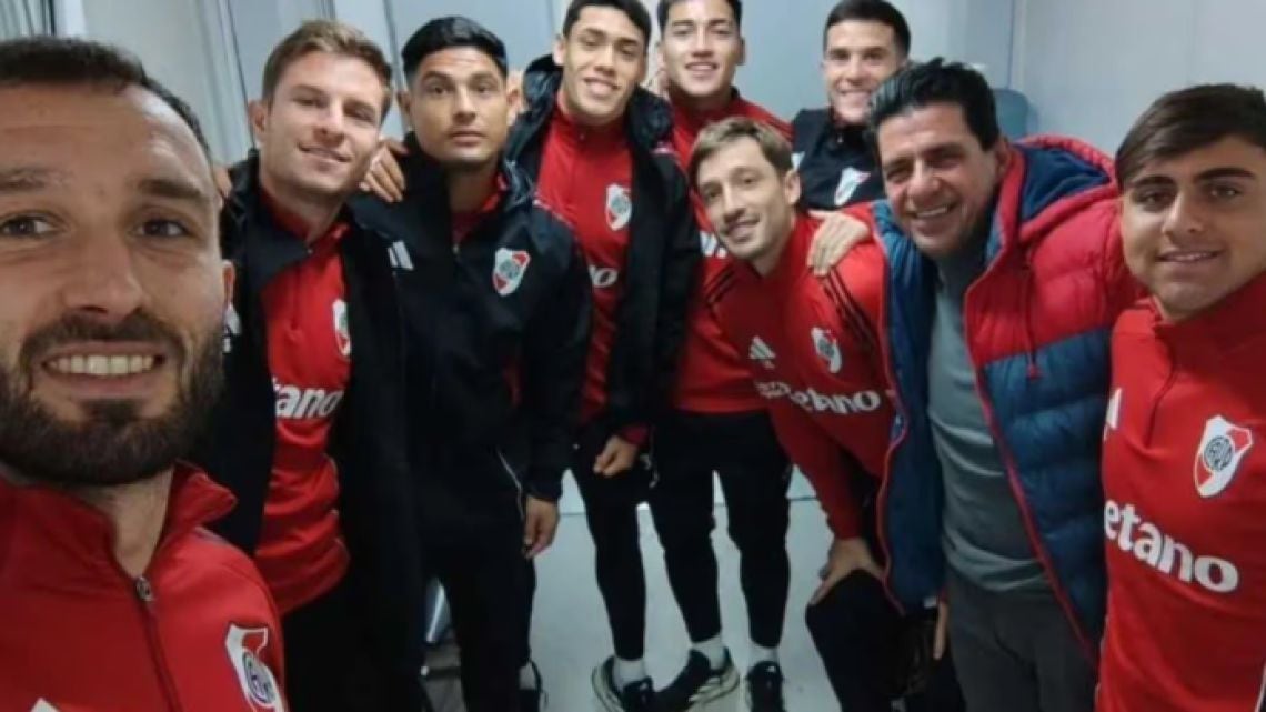 Dos carpetas abiertas y un viento que no termina de soplar a favor