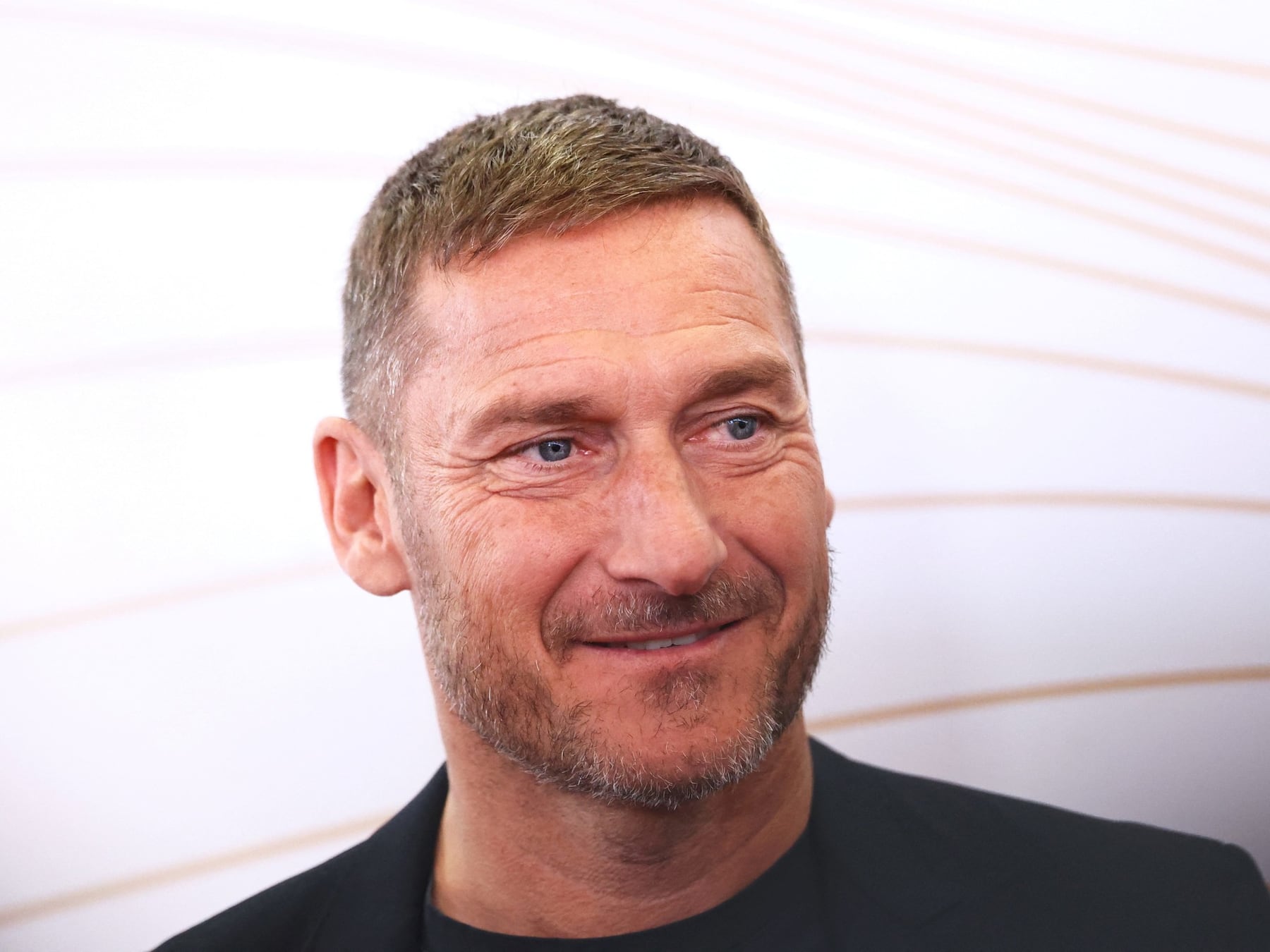 Totti deja la banca del café y se calza el buzo de asesor: ahora el bobs del básquet romano pasa por sus manos