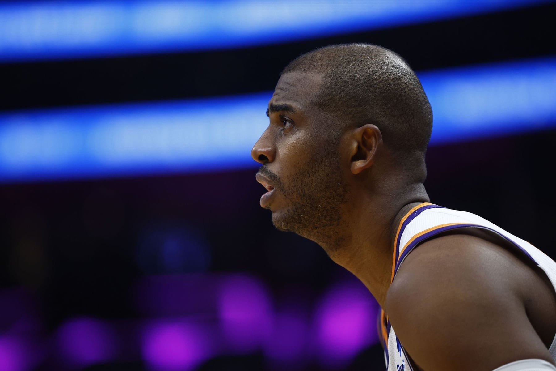 Chris Paul se fue de los Clippers como quien se va de un bar en pleno temporal: sin que nadie le explique por qué