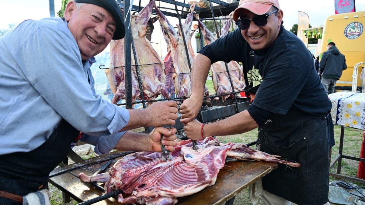 Más de 90 puestos y un escenario circular: Confluencia de Sabores se adueñó del Parque Jaime de Nevares