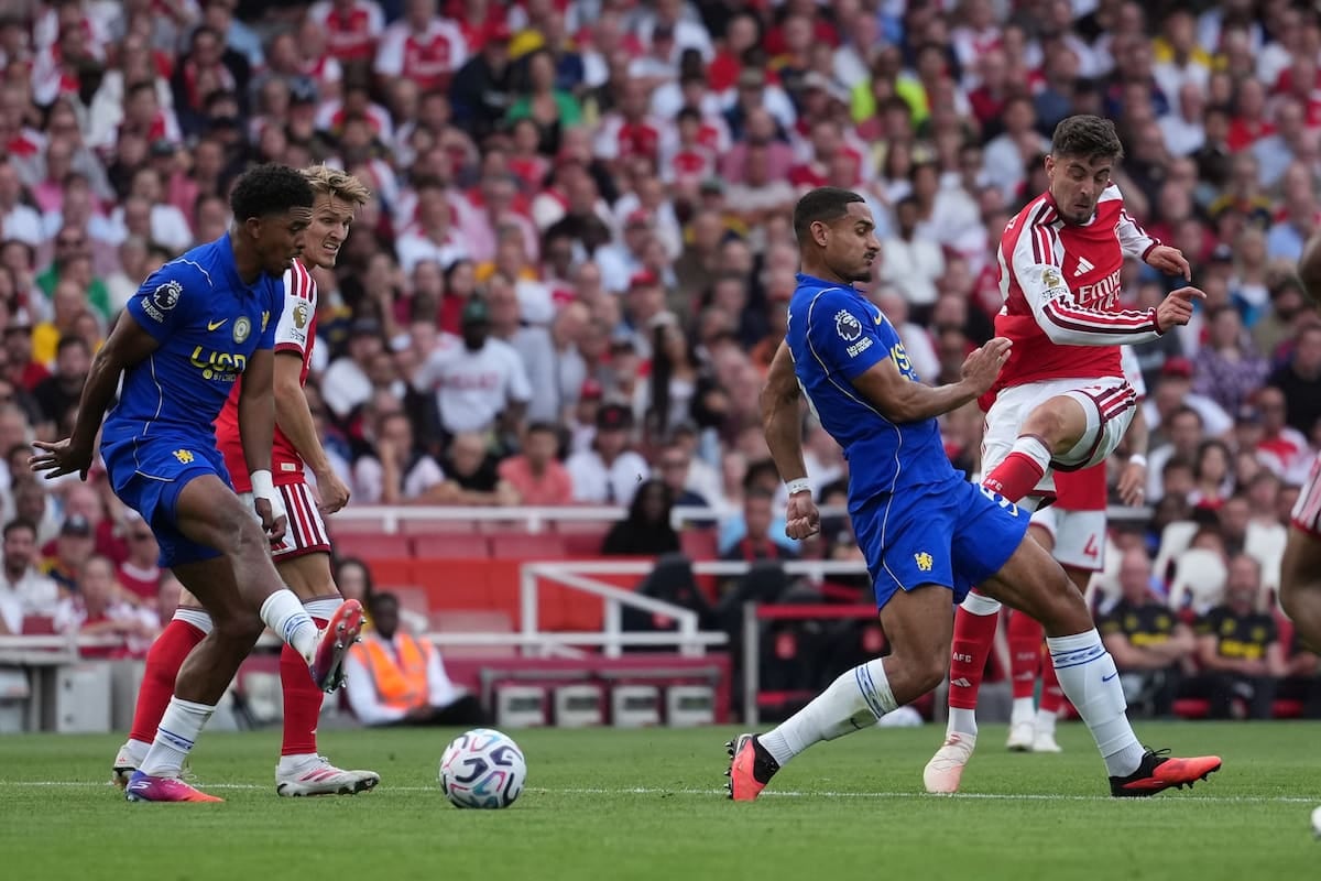 Arsenal sopla fuerte en la Premier: le ganó 2-1 a Chelsea y se trepa a la punta con puntaje ideal