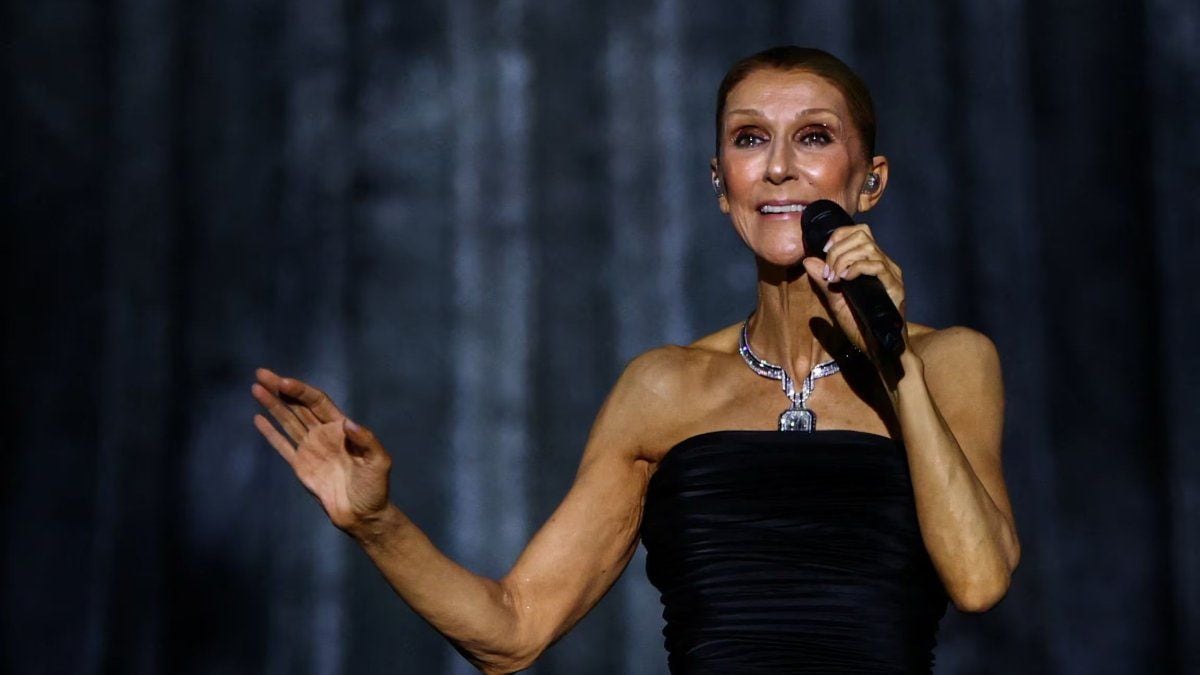 Seis años después, Celine Dion volvió a cantar en París y no pudo contener el llanto