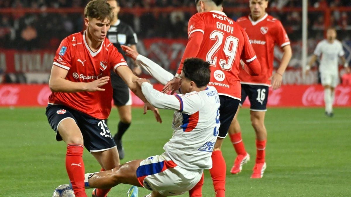 El Rojo y el Ciclón repartieron poco y nada en Avellaneda: empate con sabor a poco para los dos