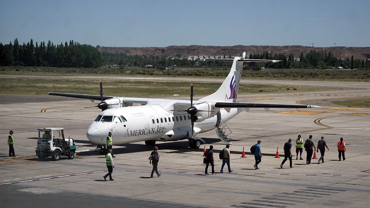 Cincuenta minutos en el aire: dos pueblos neuquinos que ya están más cerca de su capital