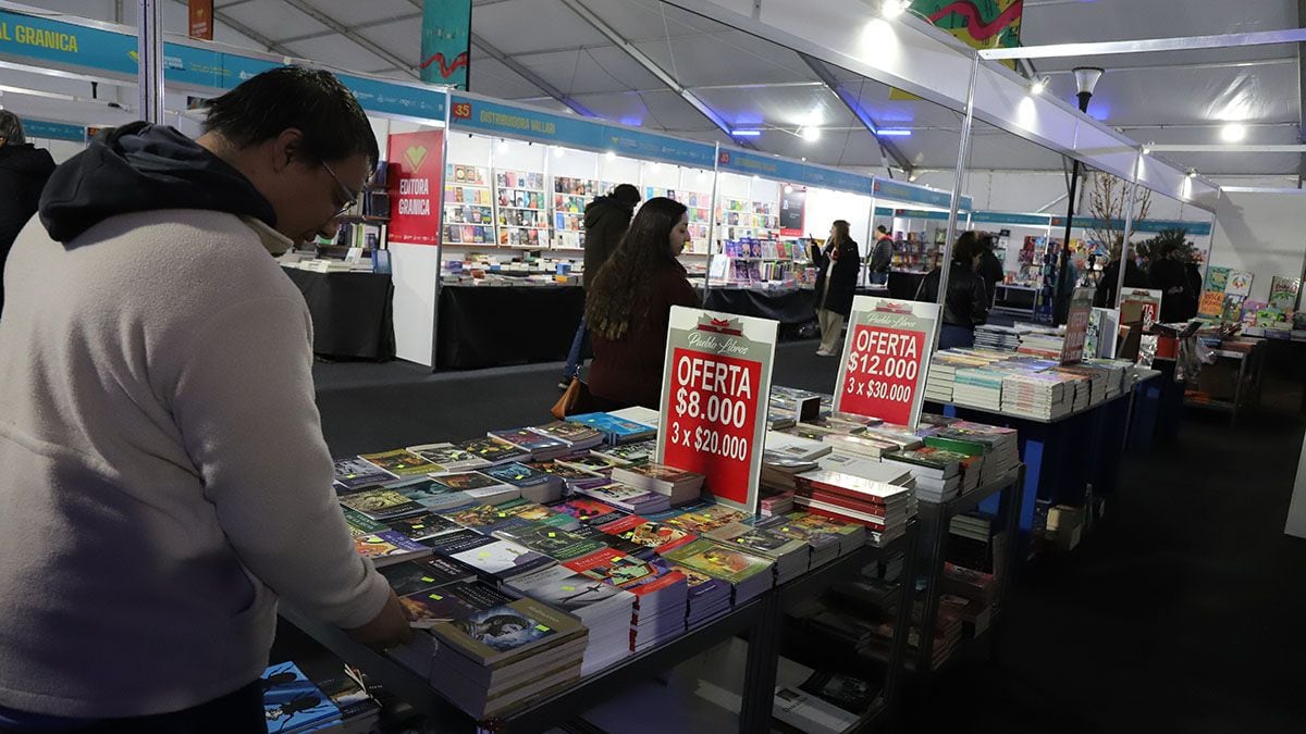 Una jornada para escribir, mirar y escuchar en la Feria del Libro de Neuquén