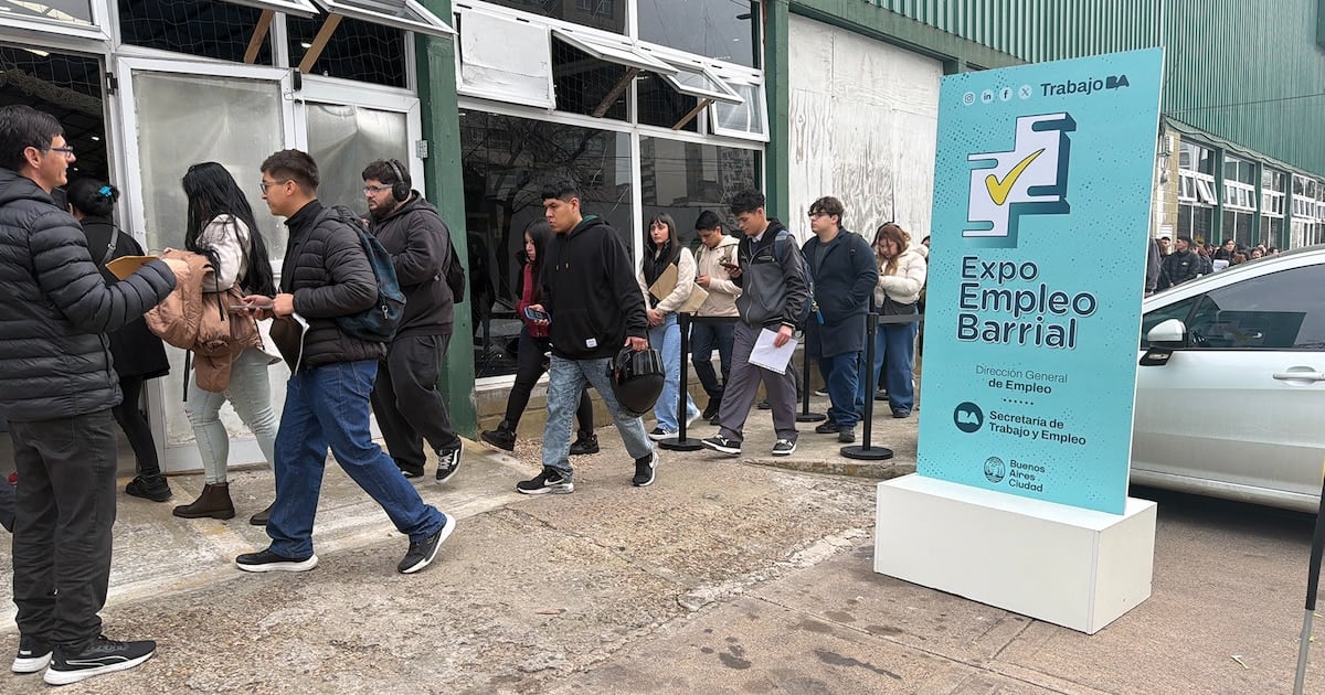 Migrar del empleo formal al trabajo por cuenta propia recortó casi un tercio del ingreso real entre 2023 y 2025
