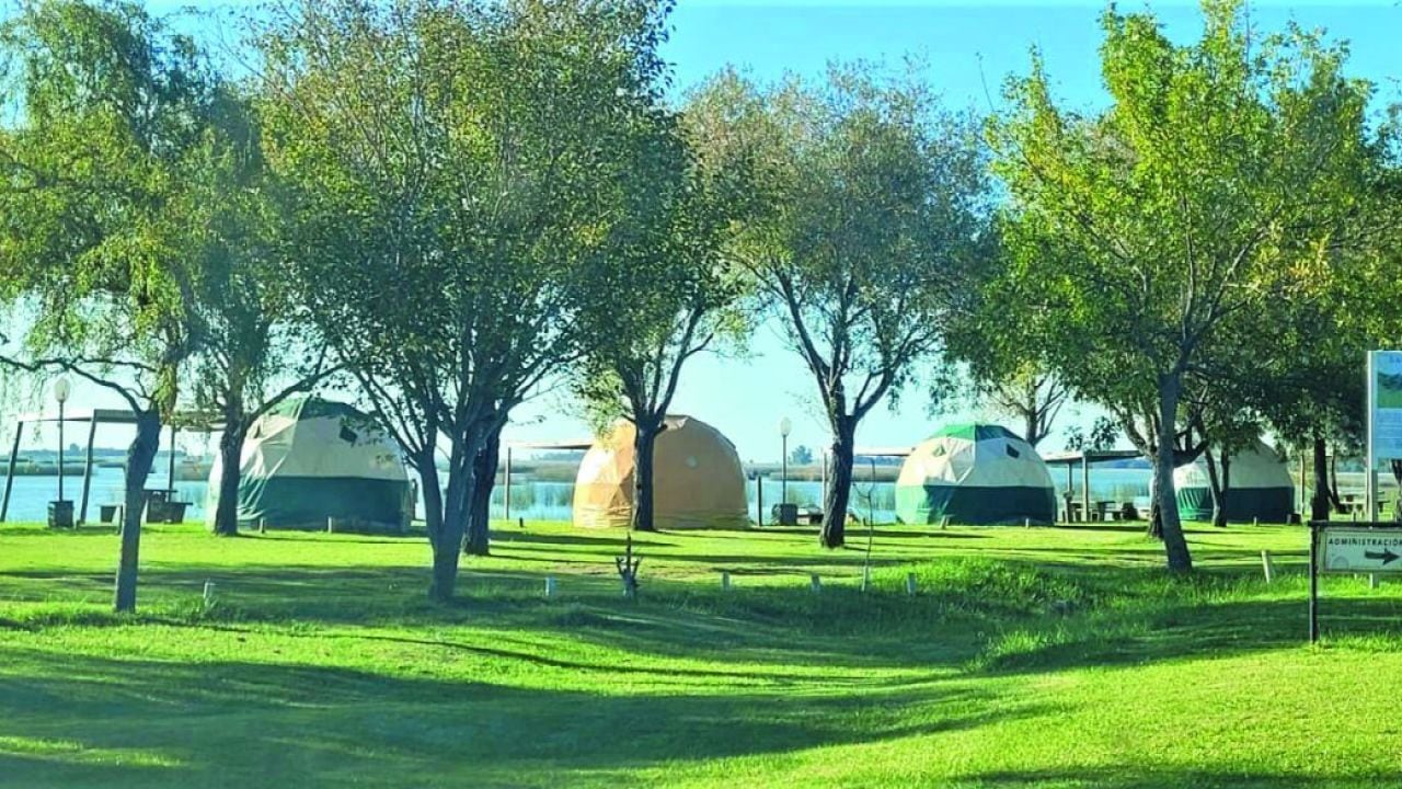Cinco glampings en Buenos Aires: dónde dormir entre lagunas, sierras, bosques y playa con confort de hotel