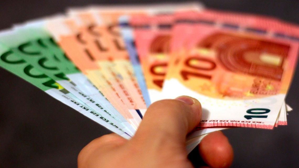 Cotizaciones del 23 de septiembre: el euro blue arrancó la rueda con un alza de seis pesos y se ofreció a 1.855,75