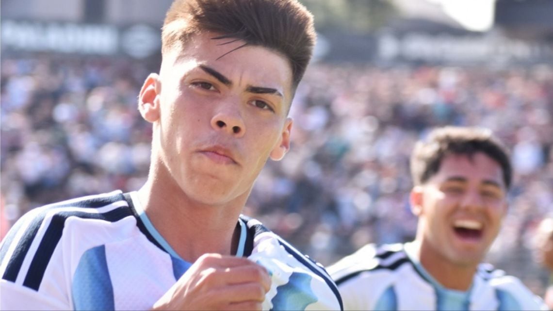 Argentina se sacó la mufa en el descuento y va por el oro suramericano