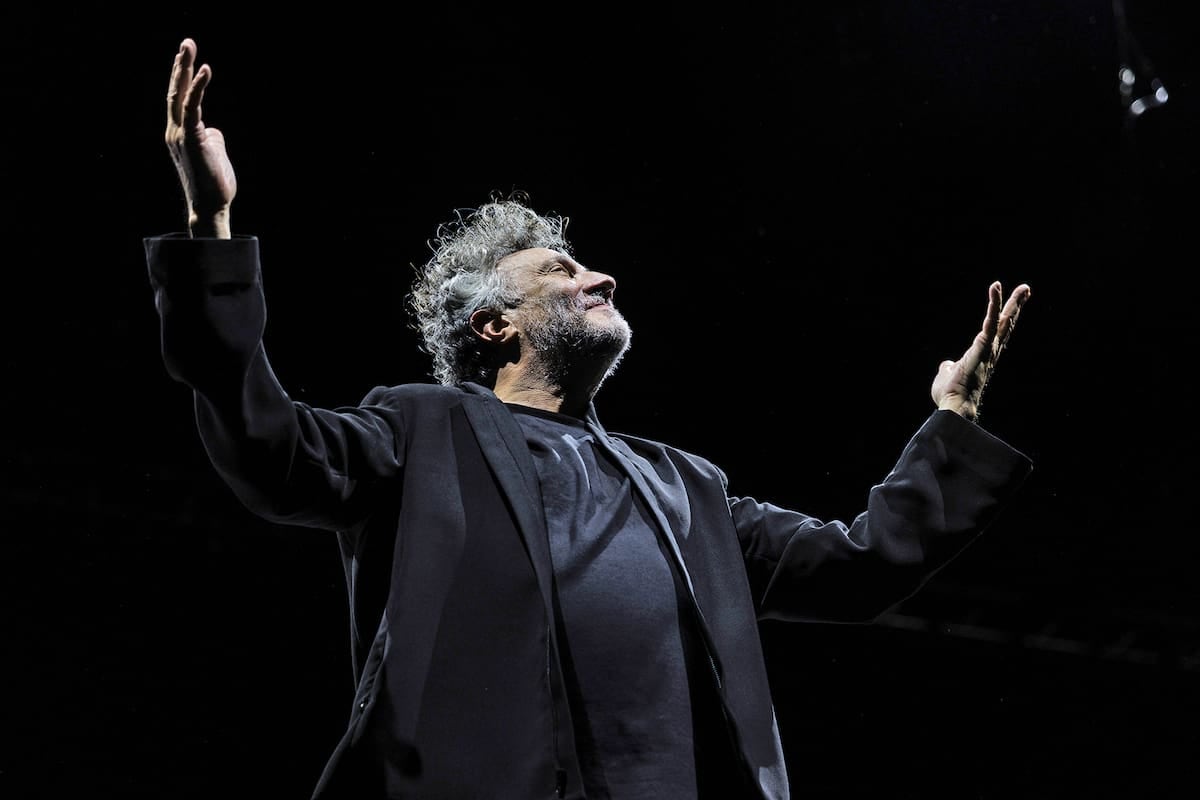 Fito Páez plantó bandera en Mar del Plata: cuando la seguridad se excede con el público, el escenario se convierte en tribuna