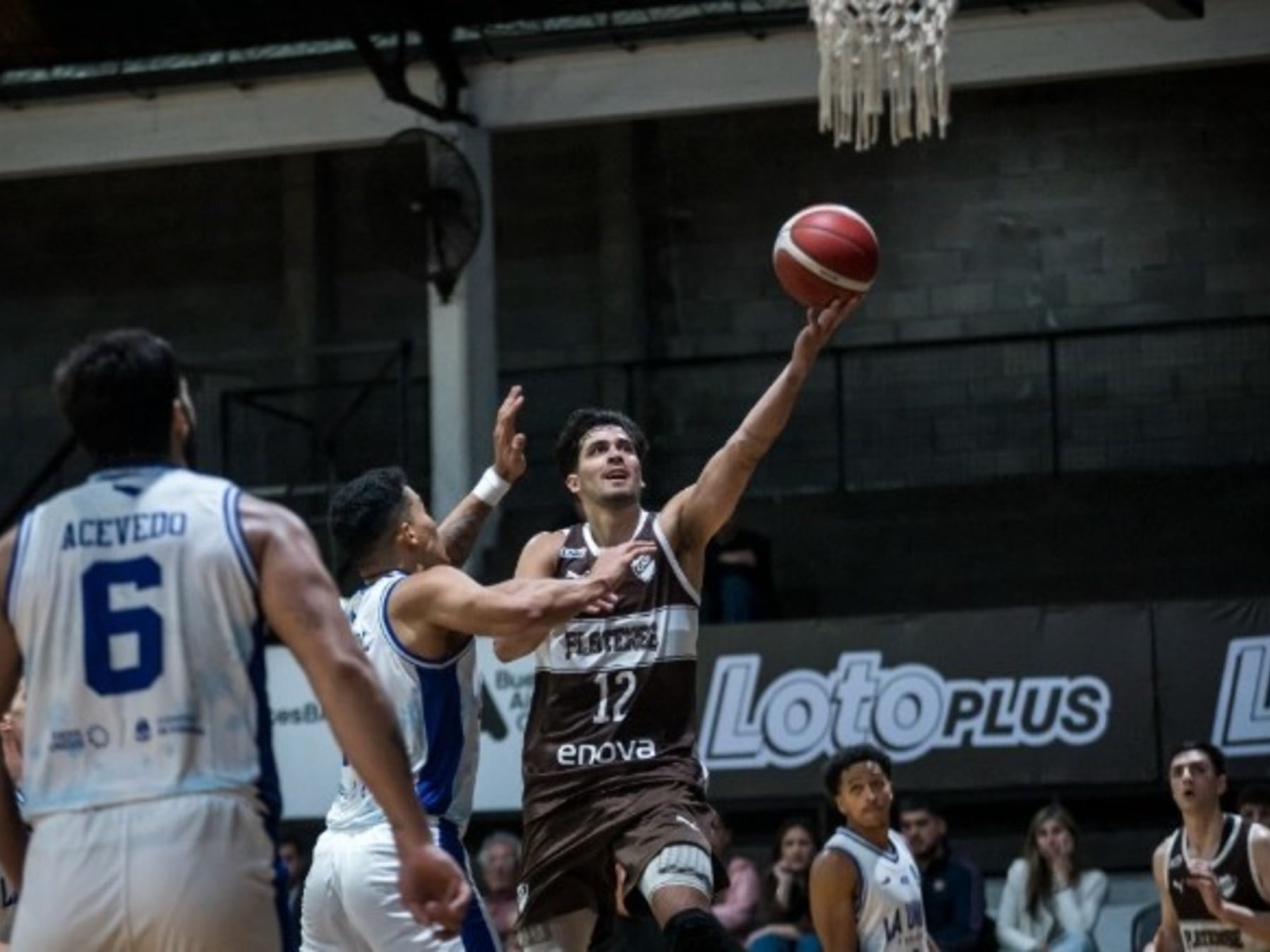 La Unión rompió el maleficio en Vicente López y se llevó un partido que se le complicó sobre el final