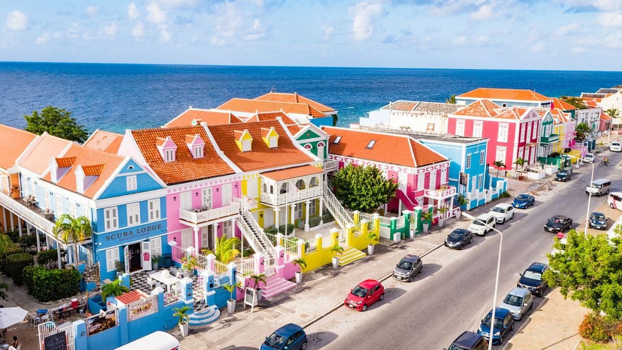 Curazao despliega más de 35 playas, una capital patrimonio y travesías en buggy por su costa oeste