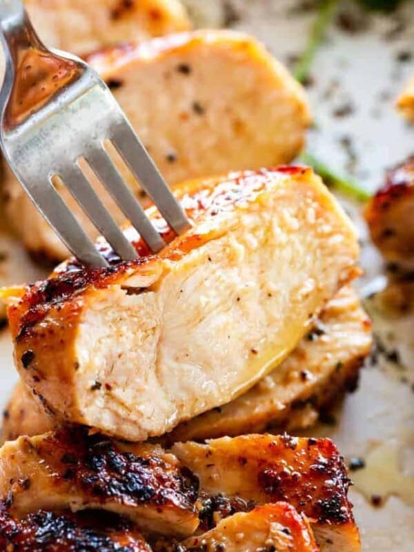 La pechuga de pollo que no se seca: técnicas de cocción para preservar los jugos de un corte magro