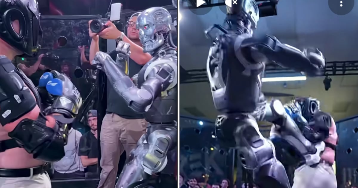 Influencer se enfrentó a robots humanoides en una jaula en San Francisco y terminó con la mano lesionada