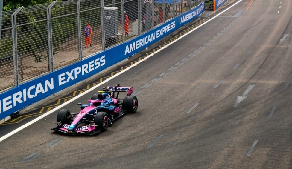 Verstappen se llevó la Sprint bajo la lluvia de Marina Bay y Colapinto se quedó con el motor mudo