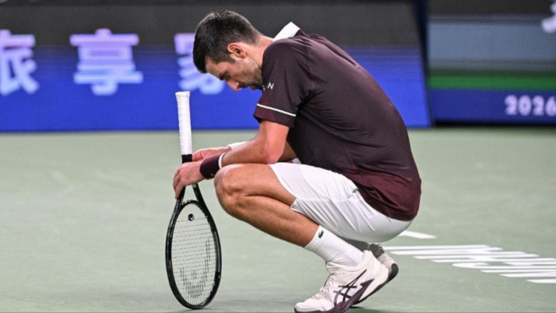 El viento de Shanghái se llevó al Nole: Hurkacz lo borró y la carrera por las Finals se complica