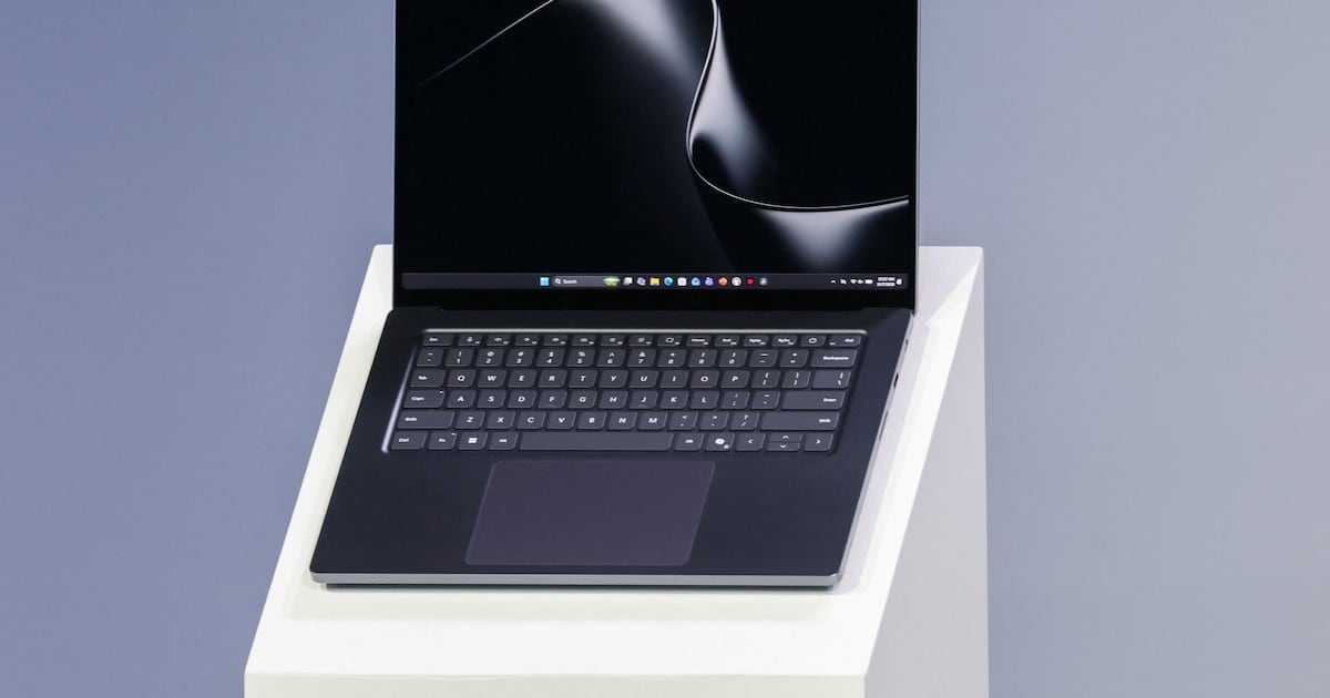La estampida de la inteligencia artificial deja sin aire al bolsillo del usuario común: por qué la PC de hoy sale máscara