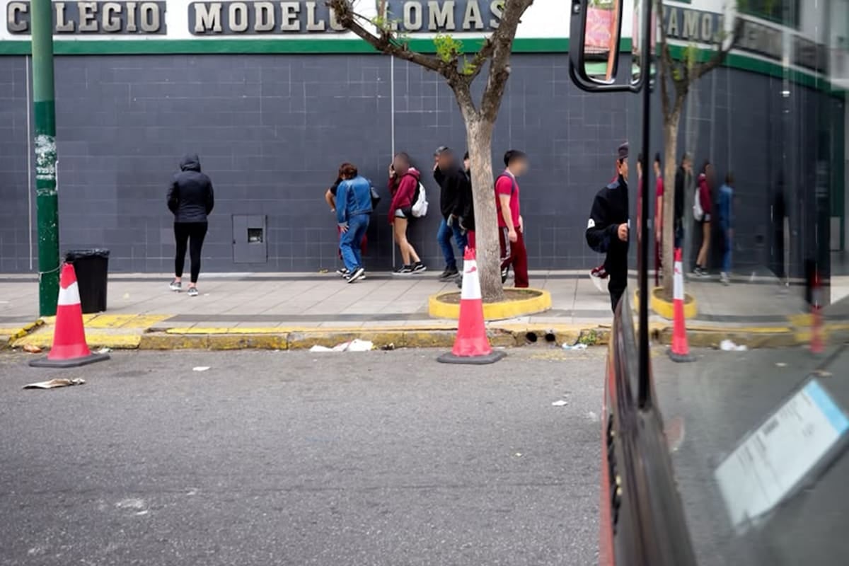 Cuatro alumnos, imágenes inventadas y un daño que no se borra con un click: lo que dejó la causa de Lomas de Zamora