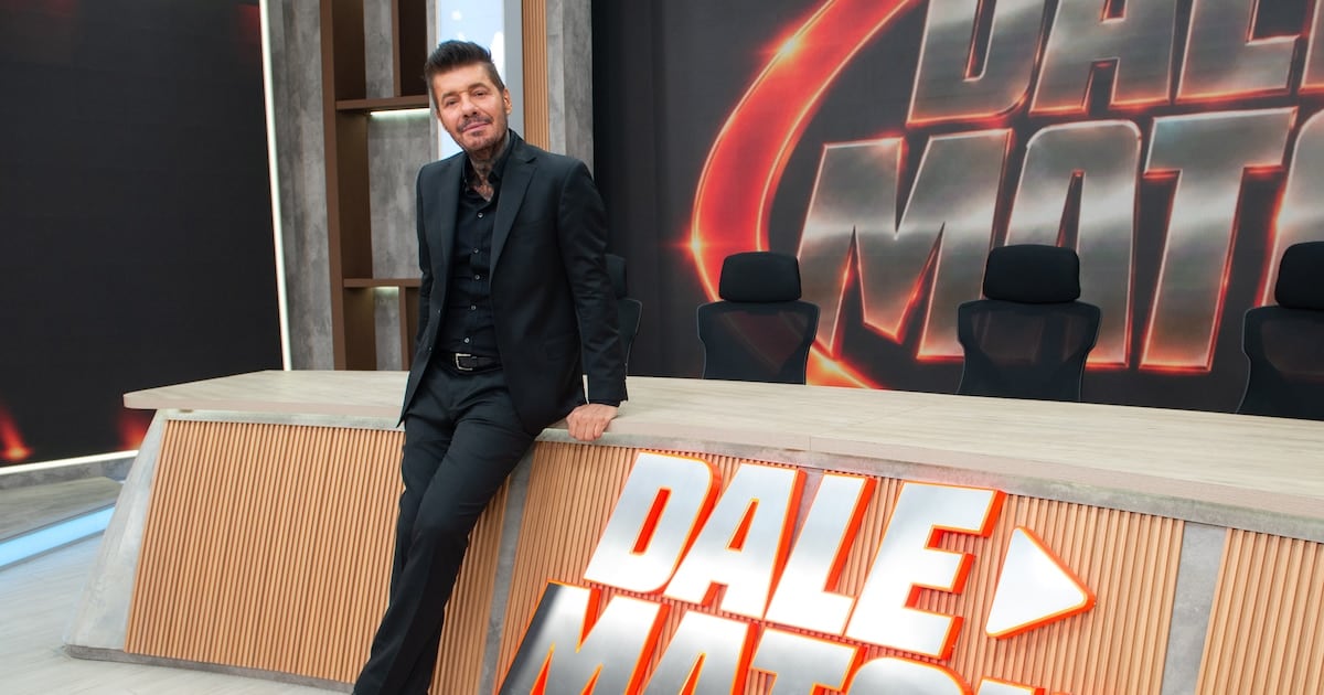 El hombre detrás del conductor: Tinelli se reinventa entre el streaming y la mesa familiar