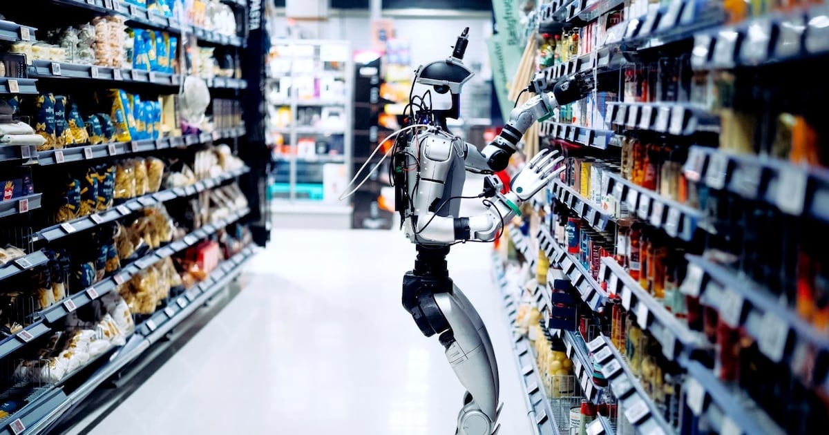 Robots humanoides toman el turno de la madrugada en los supermercados daneses y prometen reponer góndolas mientras la gente duerme