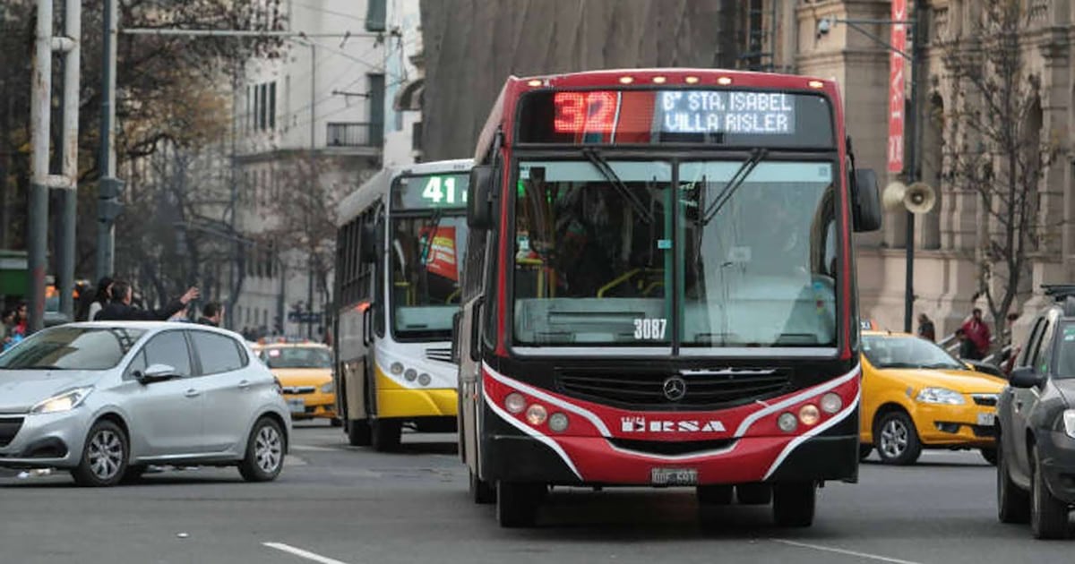 El boleto de colectivo en Argentina: la brecha entre ciudades y la caída de pasajeros en el AMBA