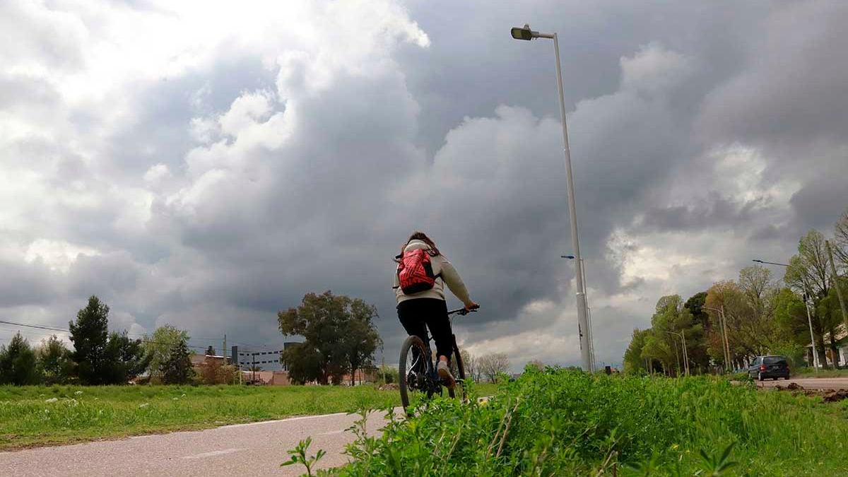 Una semana con la campera a mano: Neuquén se prepara para un fin de semana pasado por agua