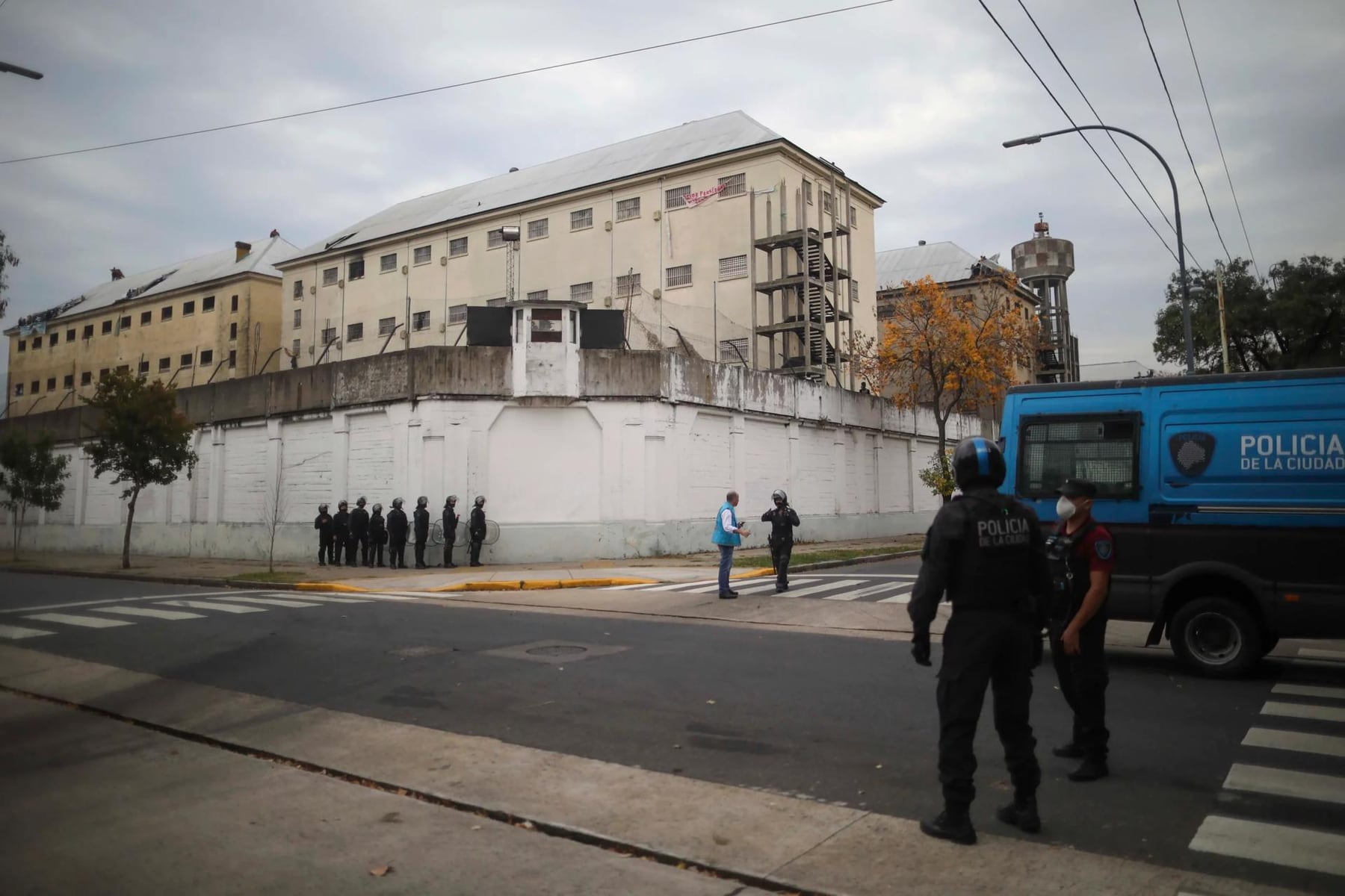 Vaciamiento de Devoto: trasladaron al 60 por ciento de los internos a Marcos Paz y crecen los reclamos por pertenencias