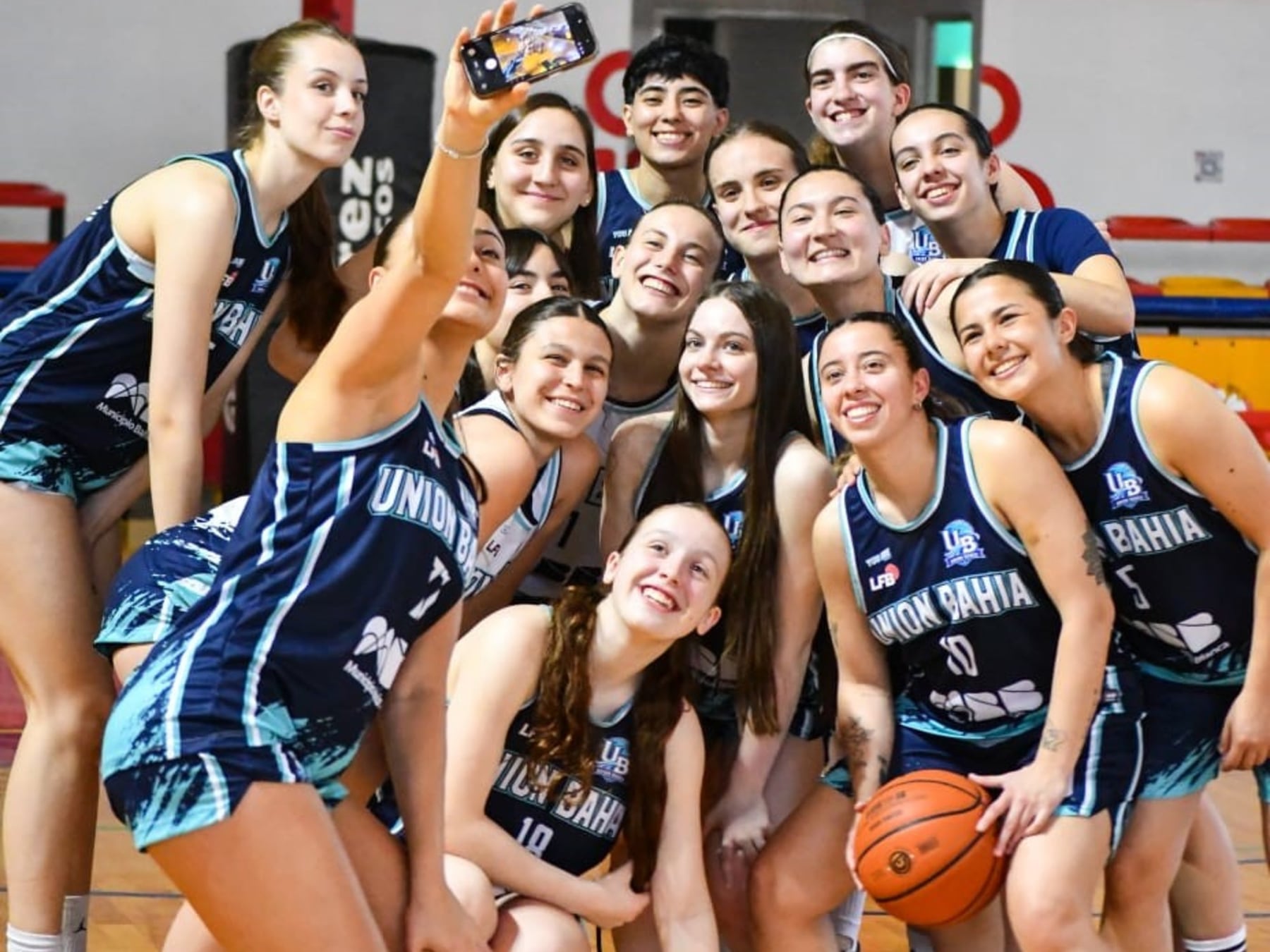 El viento del sur trae básquet grande: Unión Bahía se codea con la elite