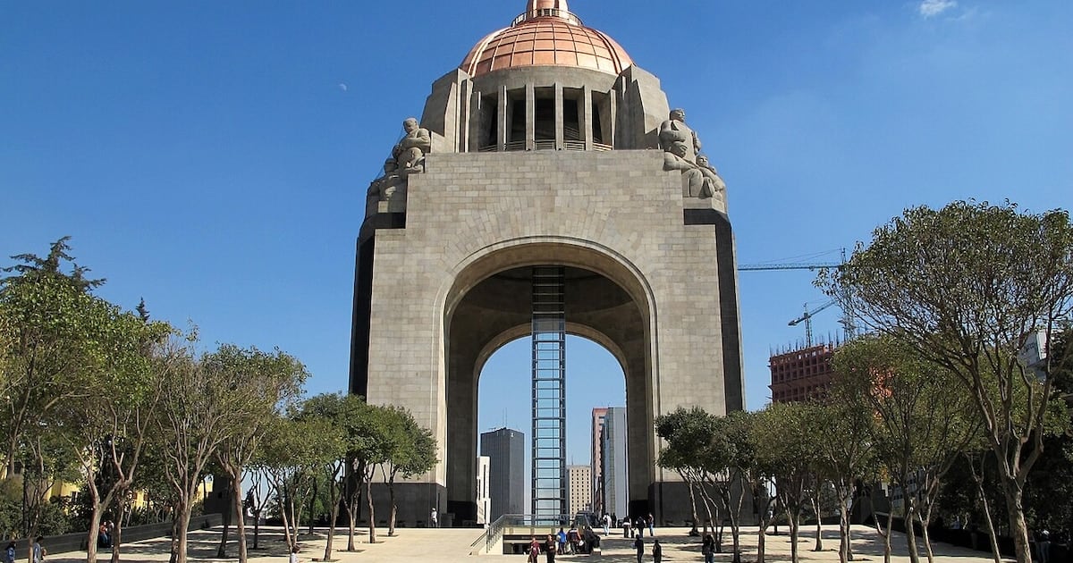 A 67 metros de altura: el arco triunfal más alto del mundo se erige en el corazón de Ciudad de México y espera a los viajeros con mirador, museo y mausoleo