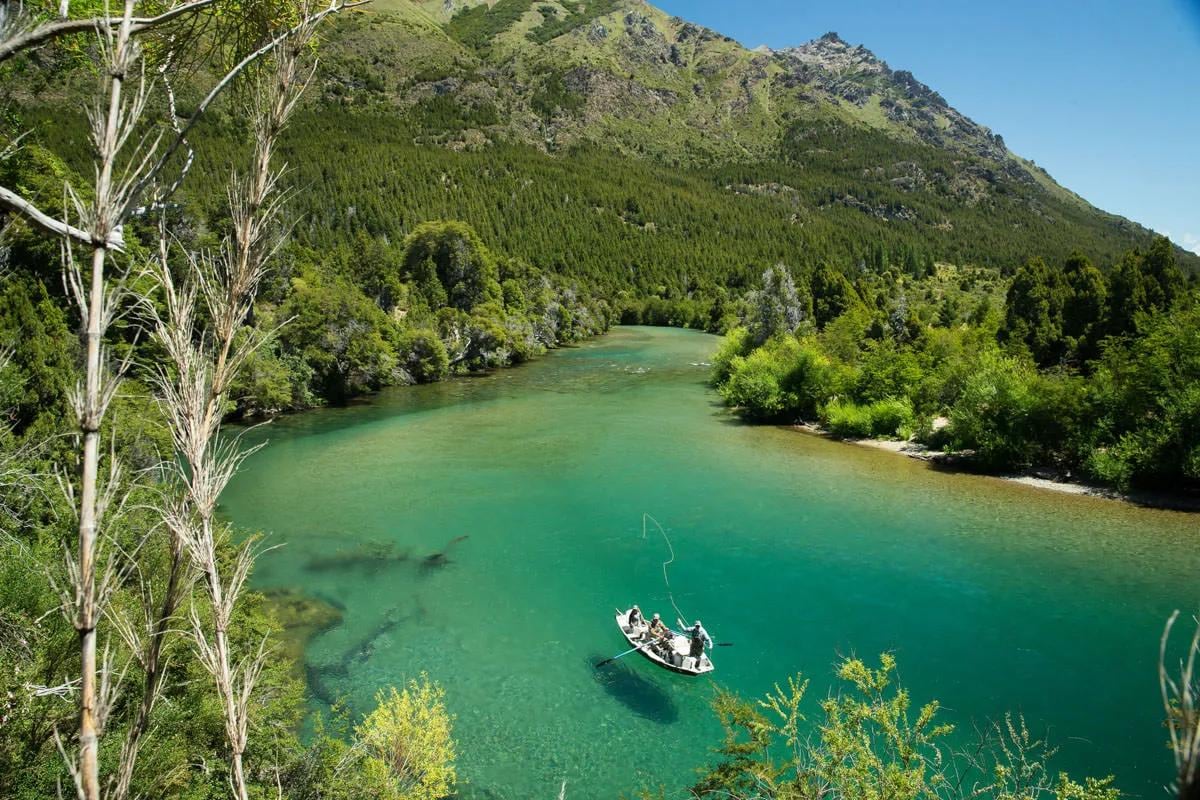 Pesca deportiva en Neuquén: arrancó la venta de permisos para la temporada que se abre en noviembre