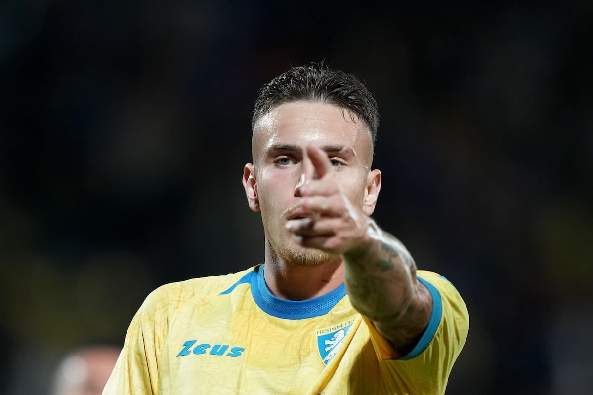 El viento trajo un hat-trick: Raimondo se subió a la cima goleadora de Italia