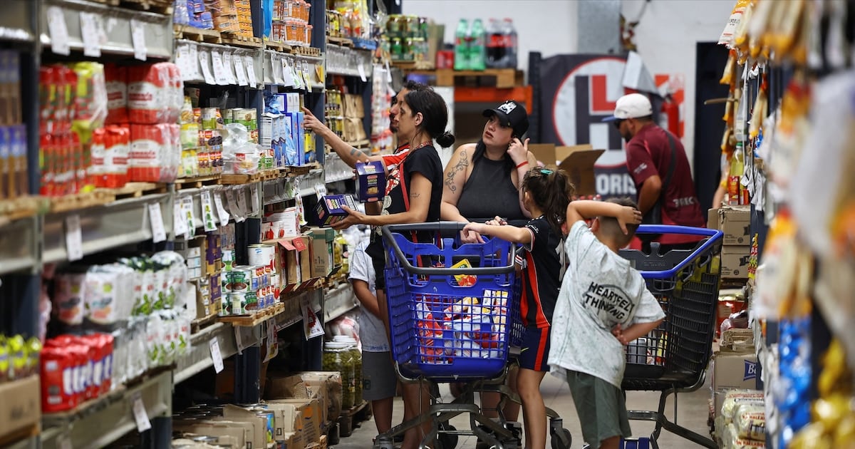 La inflación se atasca entre 1,6% y 1,8% mensual y el zigzag se extiende al menos hasta marzo de 2027