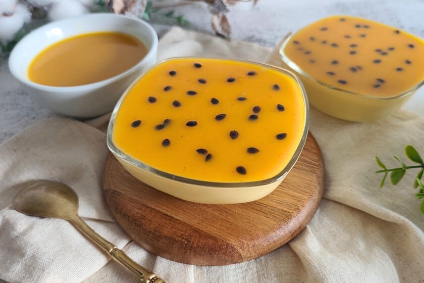 Maracuyá congelado, crema bien fría y cuatro horas de heladera: el método detrás de una mousse que no necesita horno