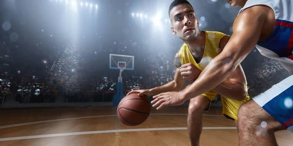 Valencia pasó por encima a Murcia como un vendaval del Mediterráneo y respira en la ACB