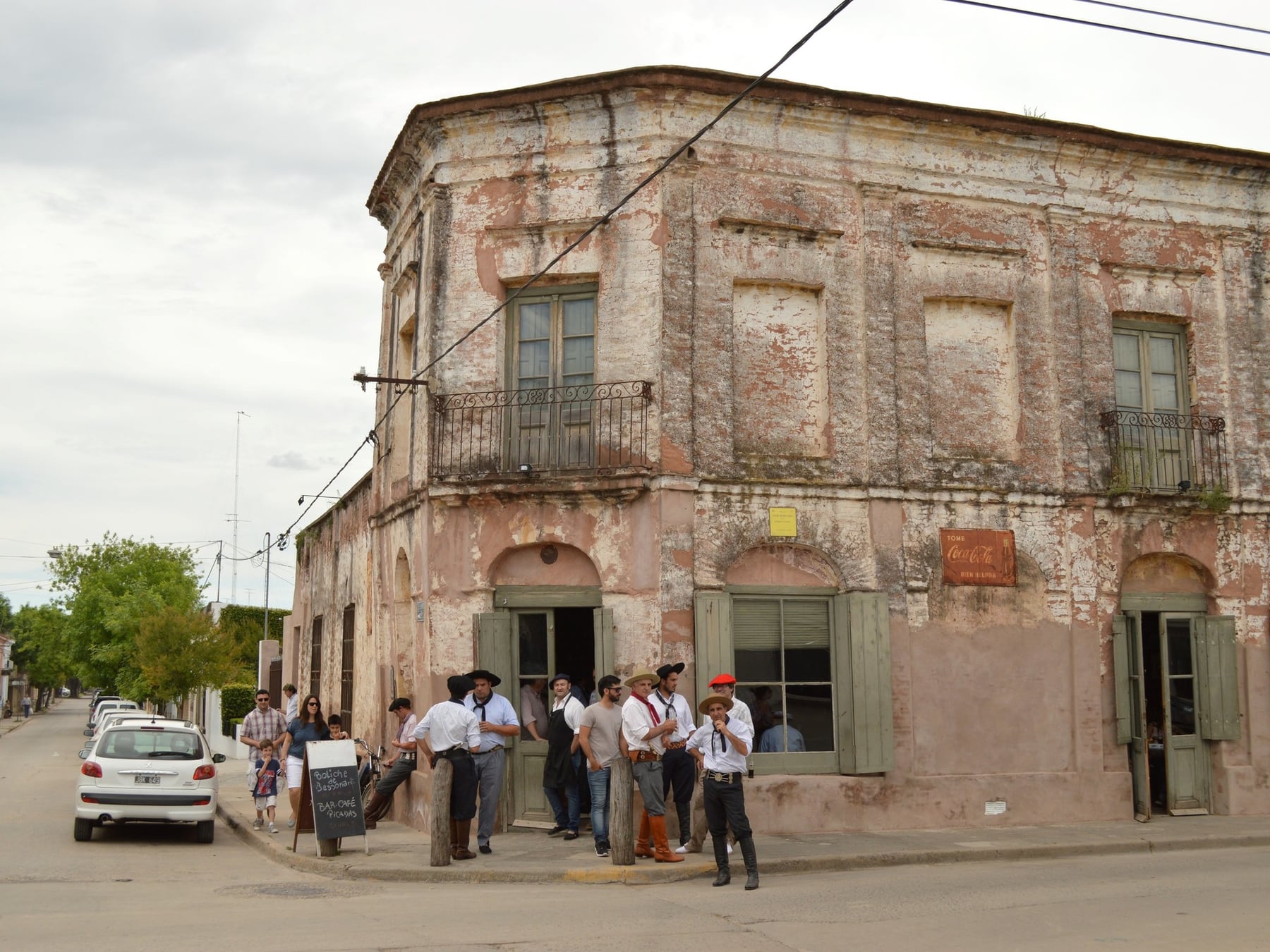 San Antonio de Areco reconfigura su identidad: del gauchaje a los talleres de autor, con la platería familiar como ancla