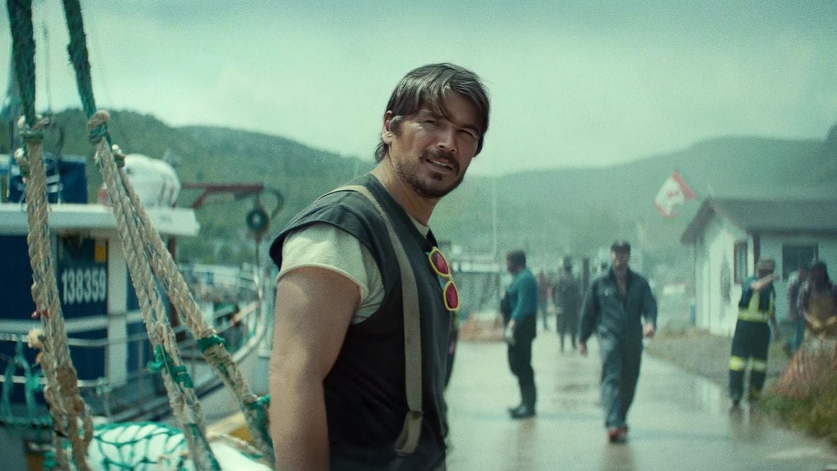 Entre la red y el misterio: la nueva miniserie de Josh Hartnett que reventó la pantalla con el pulso de un pueblo pescador