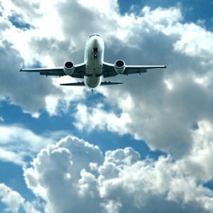 Argentina mantiene el primer puesto regional en impuestos sobre pasajes aéreos internacionales, con una carga del 37% sobre la tarifa