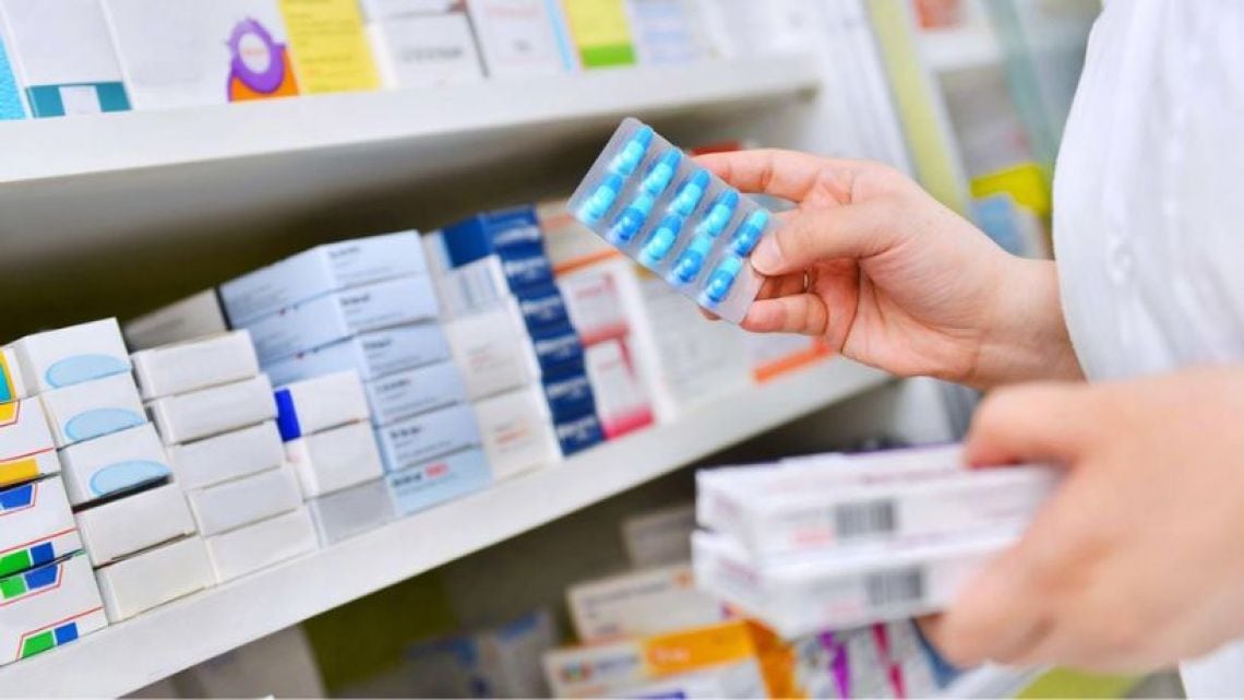 Remediar se quedó con el 2% de su propio remedio: la farmacia de los barrios más humildes agoniza