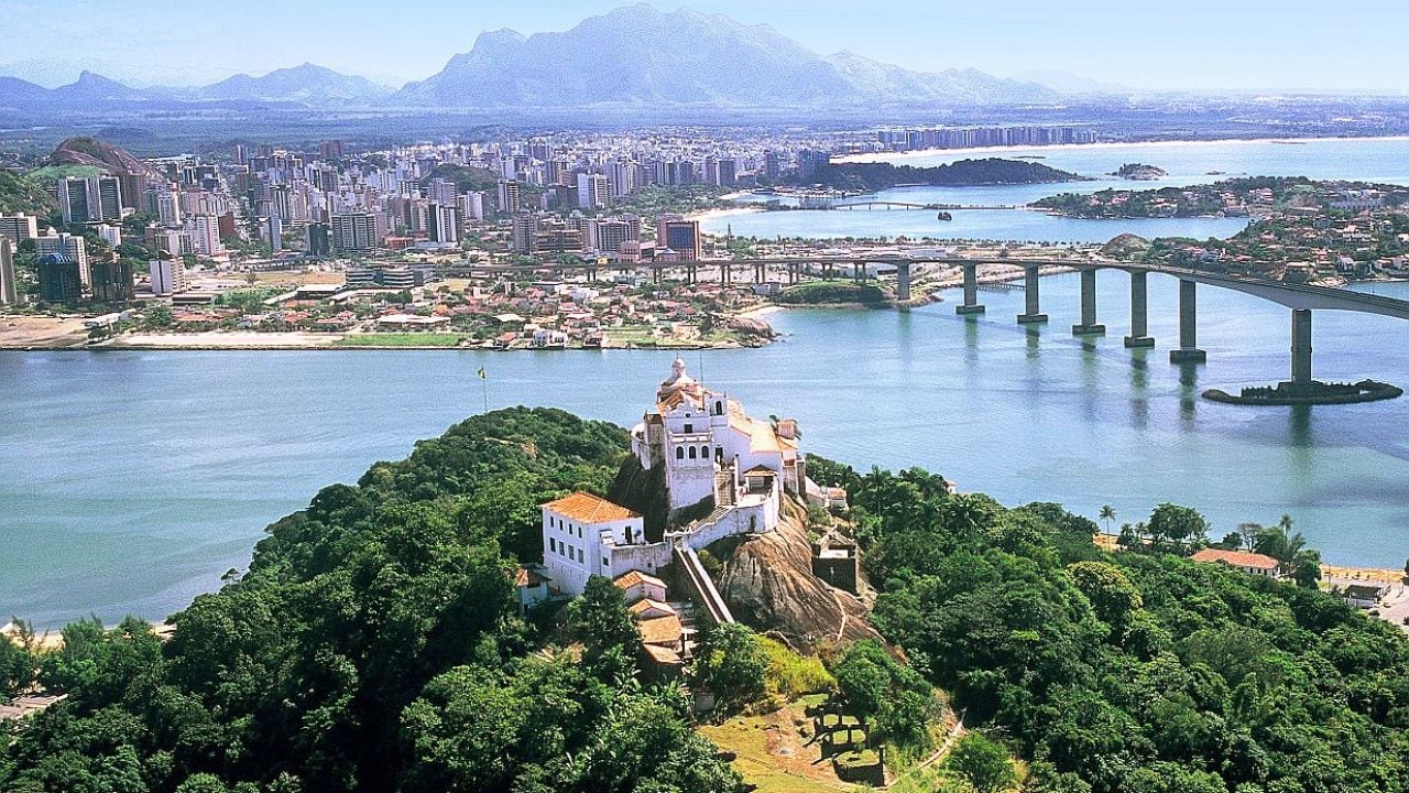 Espírito Santo: la frontera verde y azul que se cuela entre Rio y Bahía, con un plato que rompe el molde