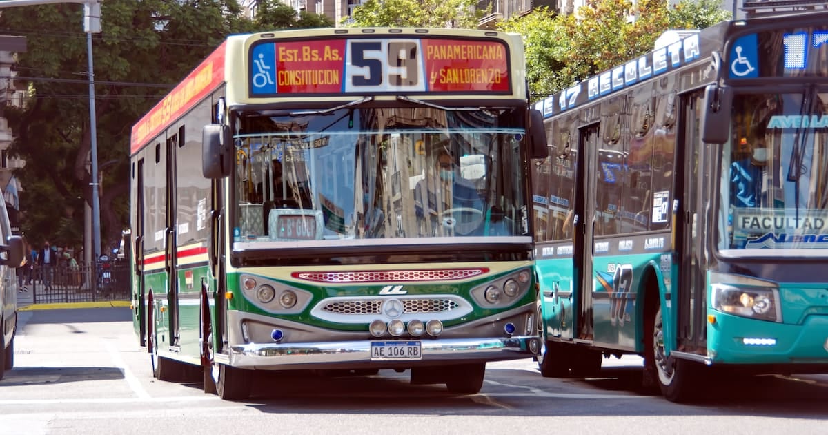 Reducción de frecuencias nocturnas en más de cien líneas de colectivos del AMBA por una deuda estimada en 40.000 millones de pesos