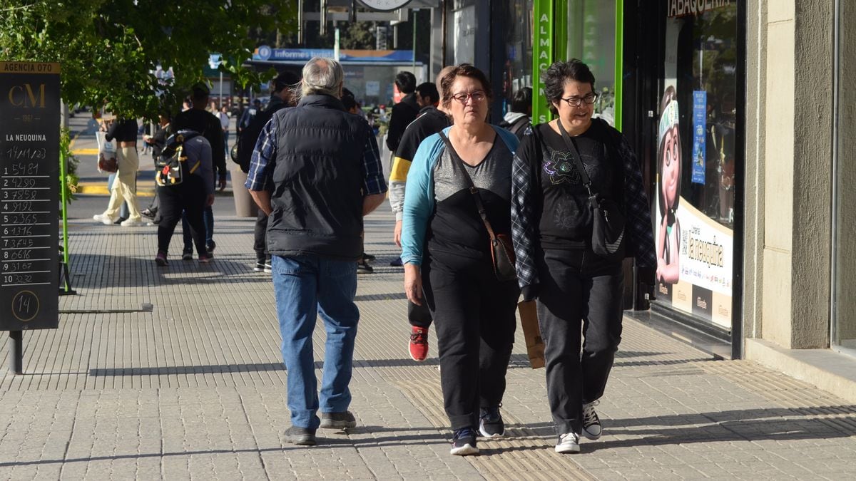 El regalo que se encarece y se achica: la paradoja neuquina del Día de la Madre