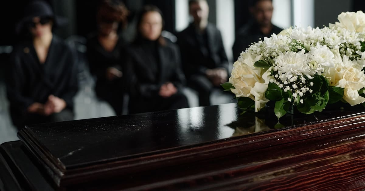 ANSES paga un reintegro de 15.000 pesos por gastos funerarios: quién puede pedirlo y hasta cuándo