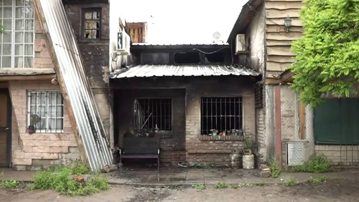 Una familia de Neuquén escapó ilesa de un incendio que destruyó su planta baja