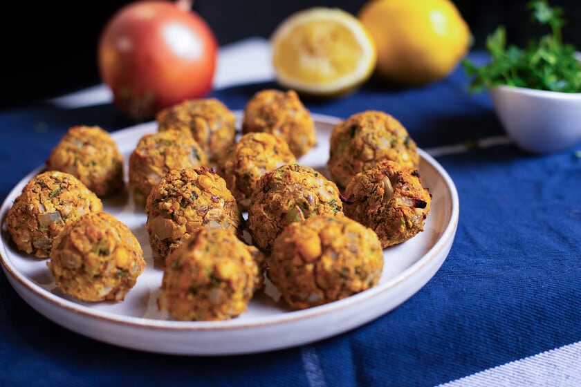 Bolitas de brócoli y garbanzos al horno: una receta vegana que simpleza la cena