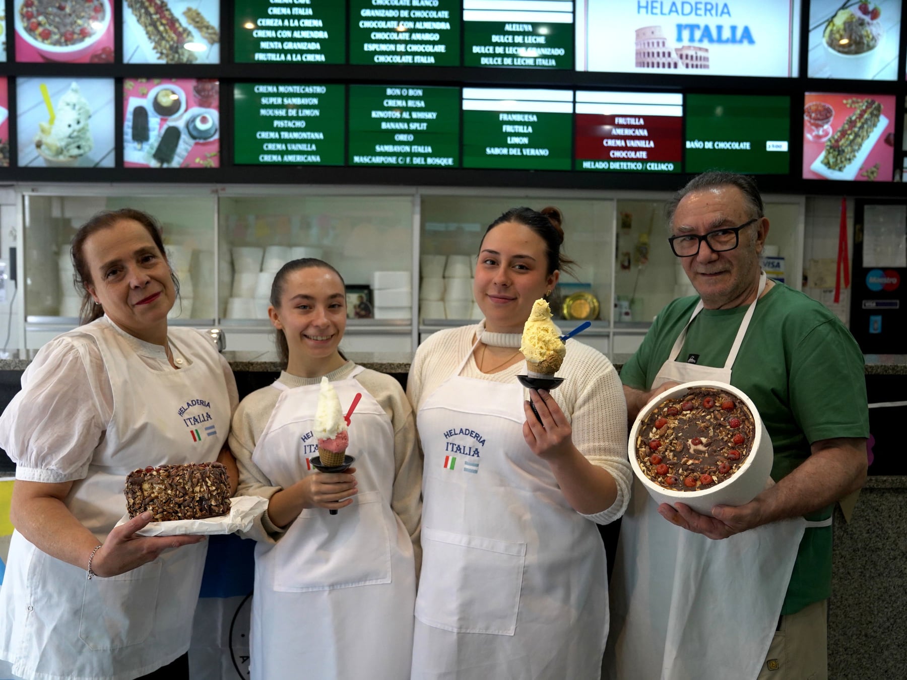 La gelateria de Monte Castro que resiste el paso del tiempo con la misma maquinaria